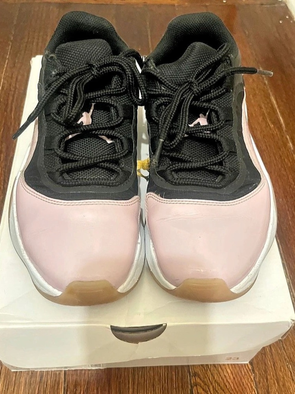 Jordan Air Jordan 11 CMFT Low Women's Sneakers Black & Pink US 7.5